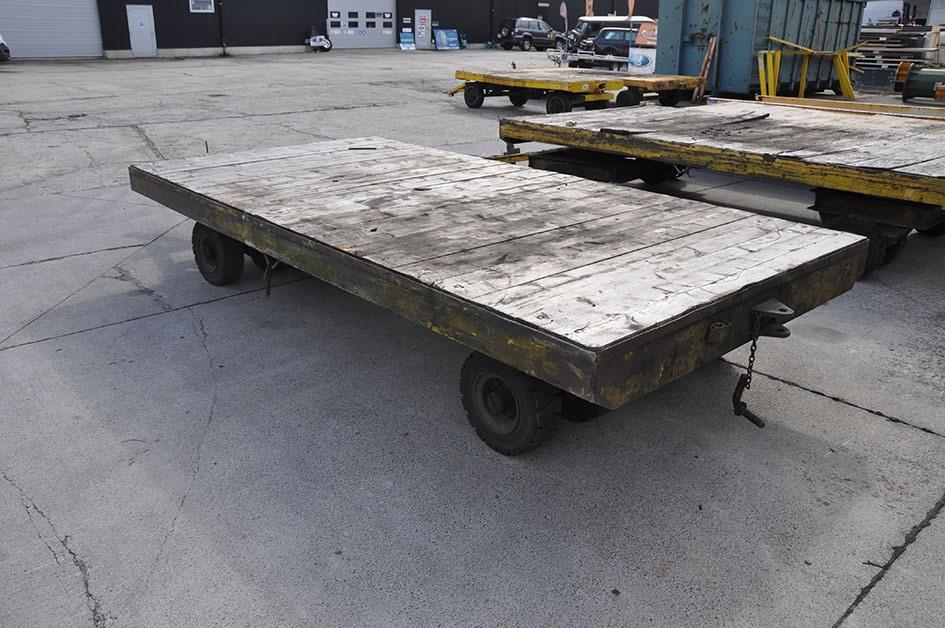 Used Vehicles (lift trucks - loading - cleaning etc), Loading cart ...