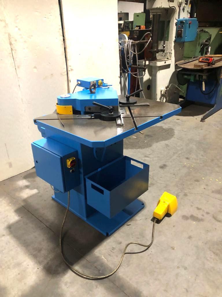 Boschert LB12 K4 225/4 mm — Hydraulic corner notcher — photo 2