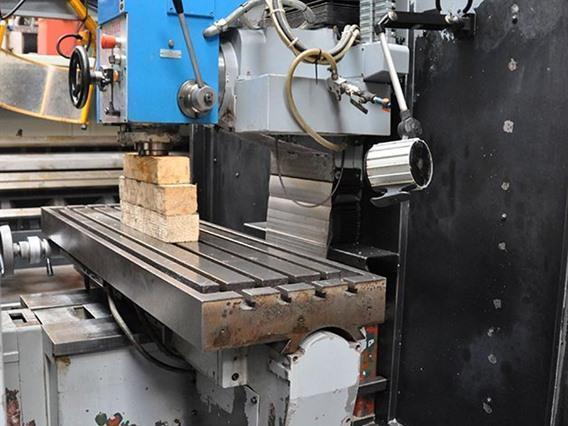 Comu X: 1000 - Y: 500 - Z: 550 mm CNC
