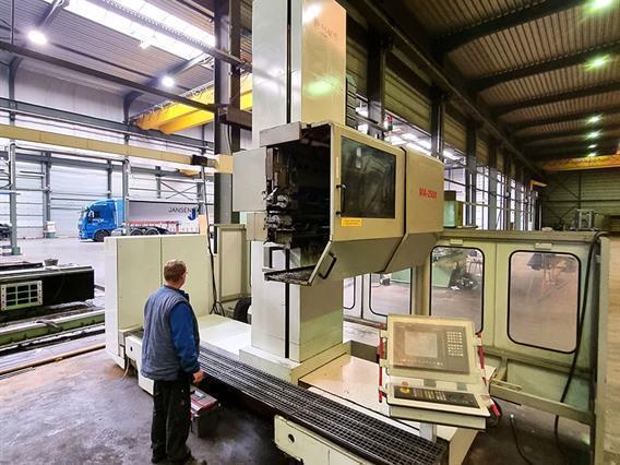 Maus Italia X: 2500 - Y: 2500 - Z: 800 mm CNC