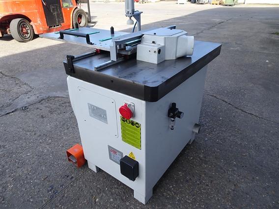 CMC T900 spindle moulder