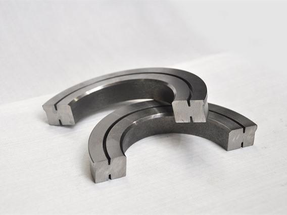 Favrin rupture discs for folding press
