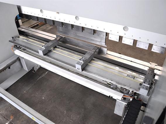 LVD PPS 100 ton x 3050 mm CNC