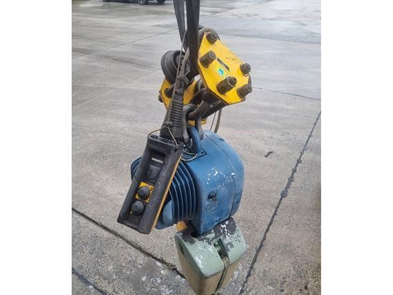 Demag electric chain hoist 1000 kg