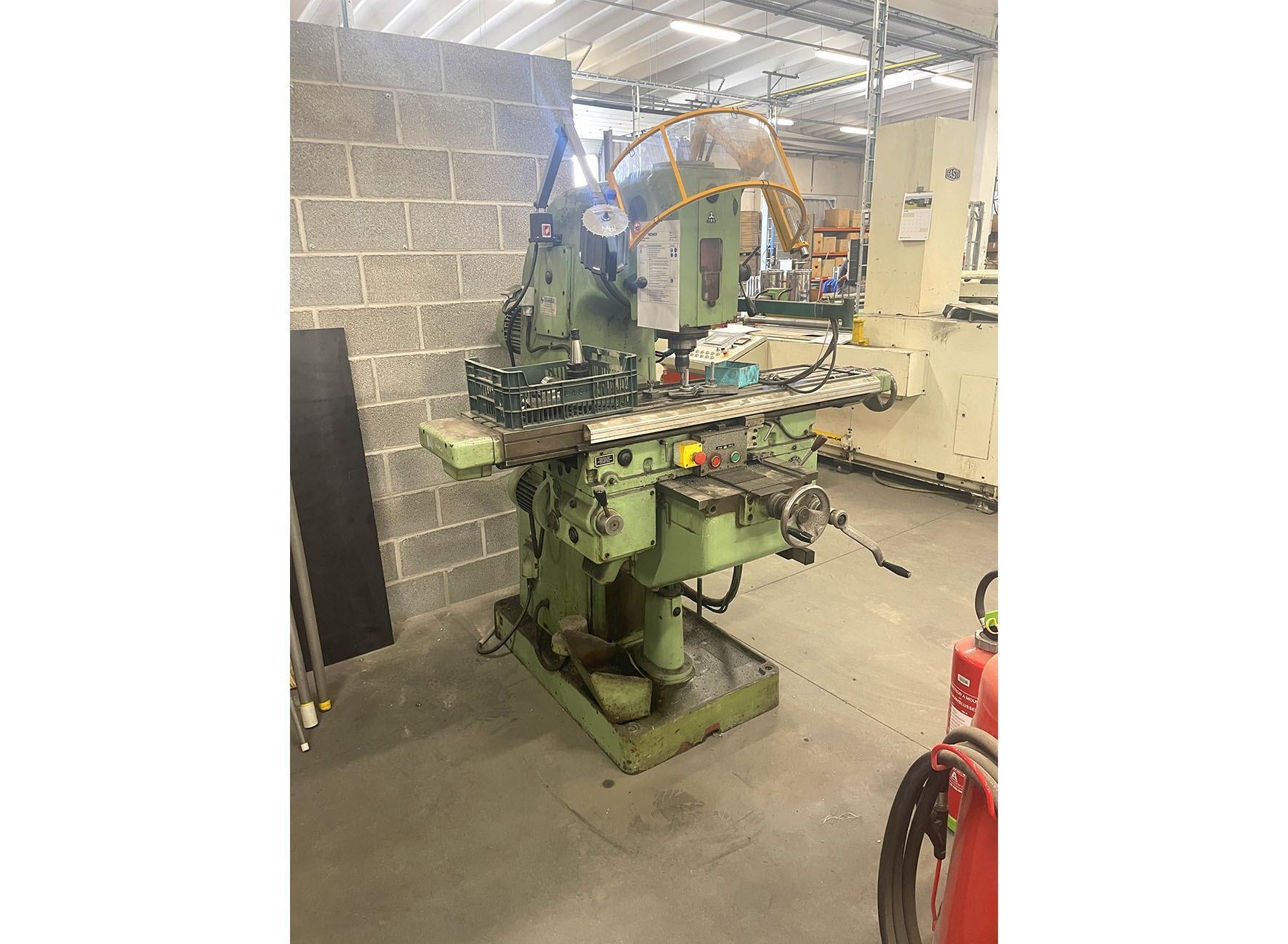 Tos FA3AV X: 890 – Y: 275 – Z: 400mm — Universal Milling machines & CNC — photo 1