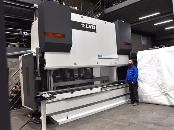 LVD PPEB Turbo 220 ton x 4200 mm CNC