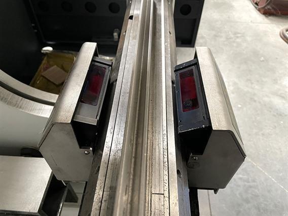 LVD PPEB Turbo 80 ton x 2500 mm CNC