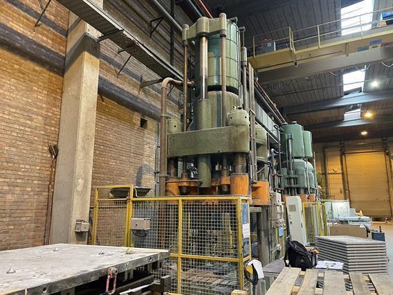 HL 1300 ton 4 column press