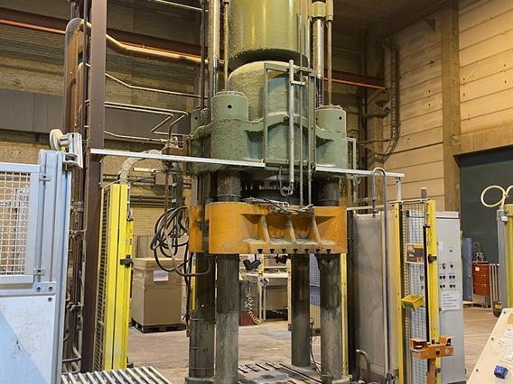 HL 1000 ton 4 column press