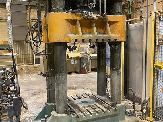 HL 1000 ton 4 column press