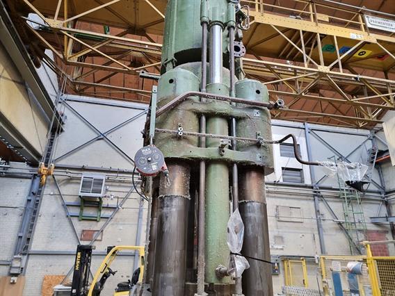 HL 1000 ton 4 column press