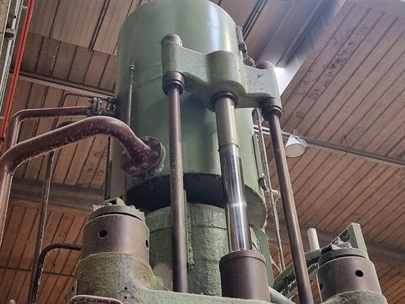 HL 450 ton 4 column press