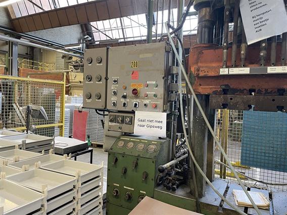 HL 200 ton 4 column press