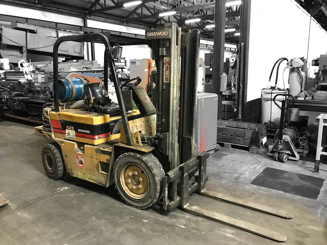 Daewoo 2,5 ton — Vehicles (lift trucks – loading – cleaning etc) — photo 1