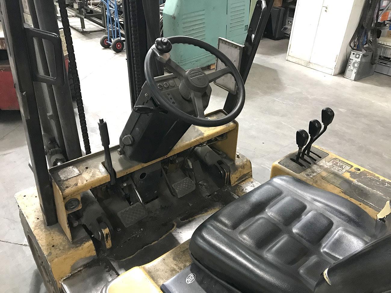 Daewoo 2,5 ton — Vehicles (lift trucks – loading – cleaning etc) — photo 4
