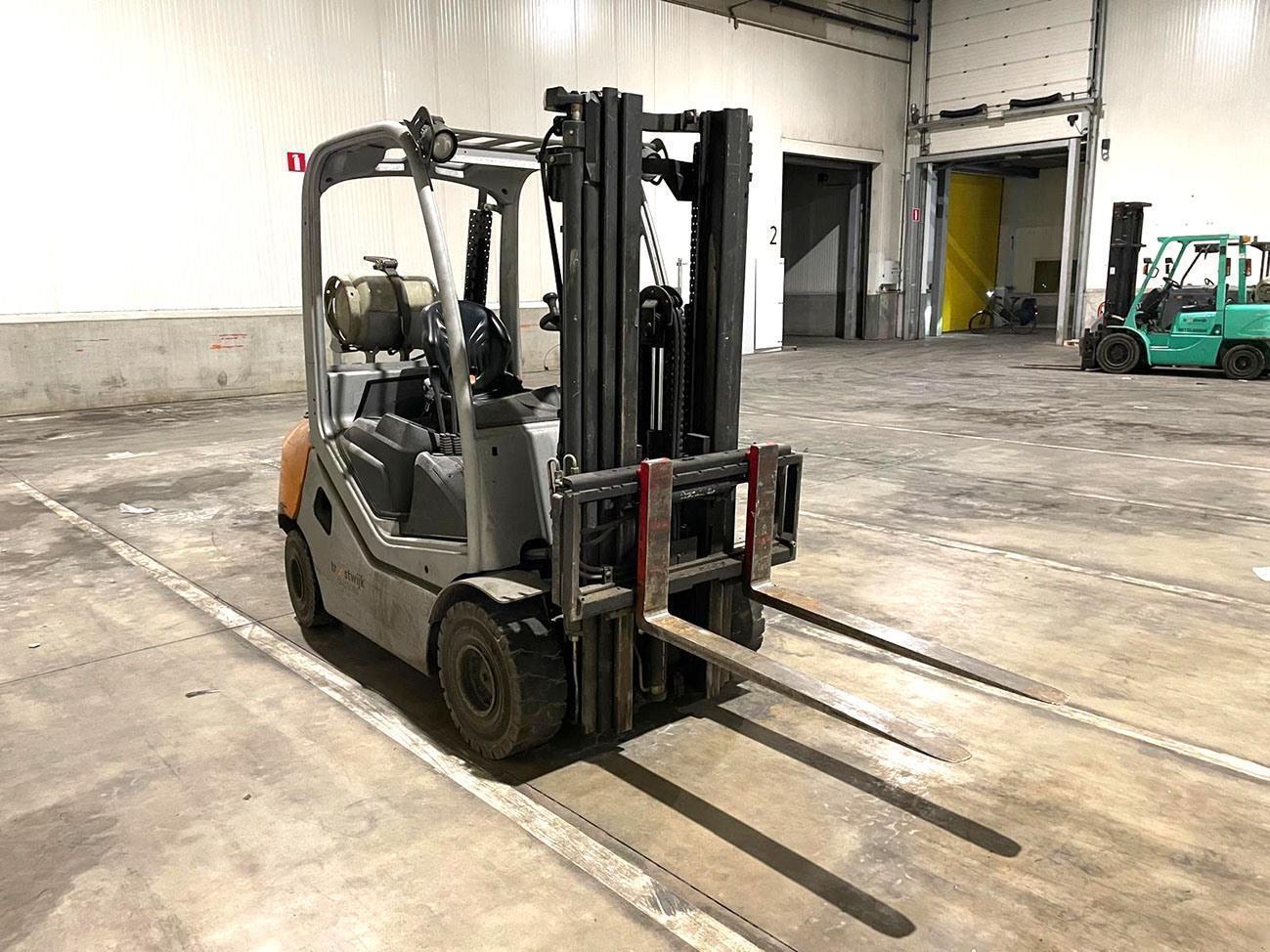 Still RX70 2,5 ton — Vehicles (lift trucks – loading – cleaning etc) — photo 3