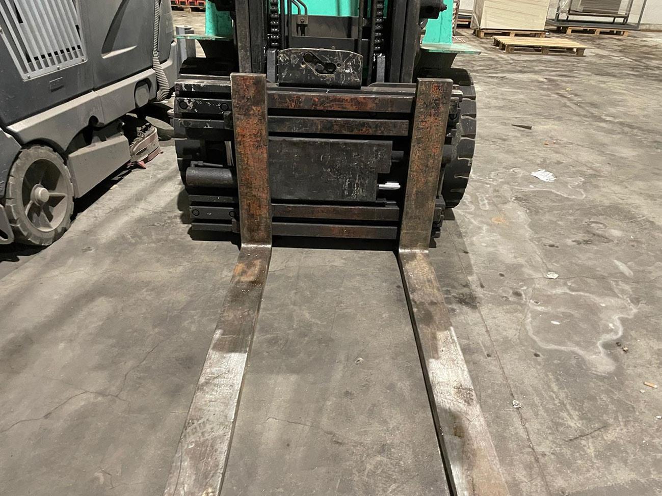 Mitsubishi 3,5 ton — Vehicles (lift trucks – loading – cleaning etc) — photo 3