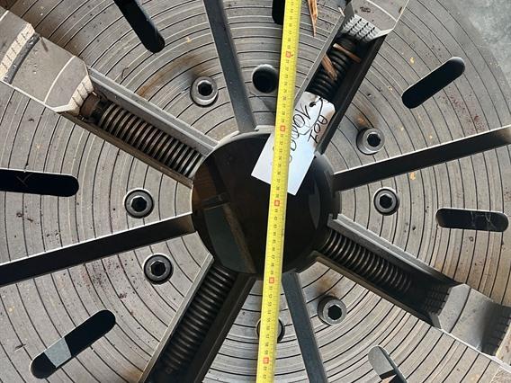 Chucks dia 900 / bore: 250 mm 