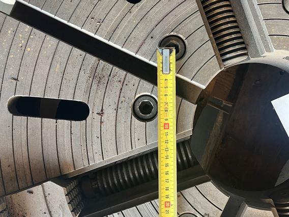 Chucks dia 900 / bore: 250 mm 