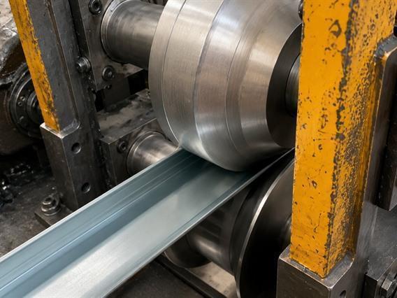 Jidet rollforming line with 7 tool sets sectional gates