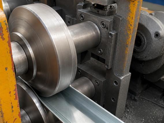 Jidet rollforming line with 7 tool sets sectional gates
