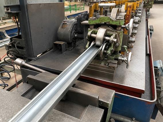 Jidet rollforming line with 7 tool sets sectional gates