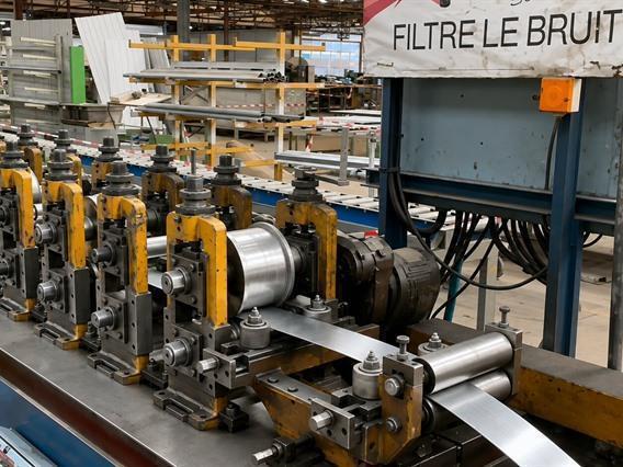 Jidet rollforming line with 7 tool sets sectional gates