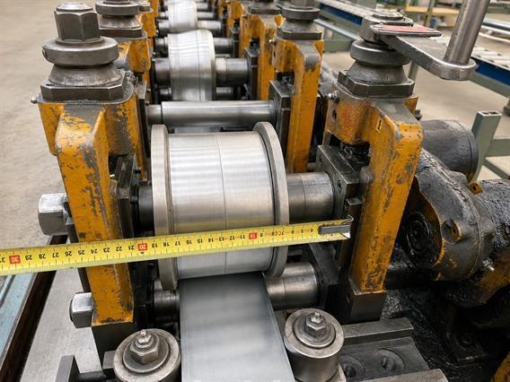 Jidet rollforming line with 7 tool sets sectional gates