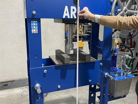 Arlo HP precision press 30 ton