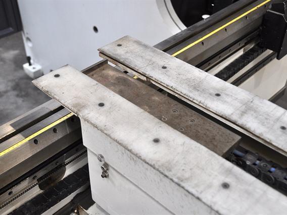 LVD PPEB Turbo 135 ton x 3100 mm CNC