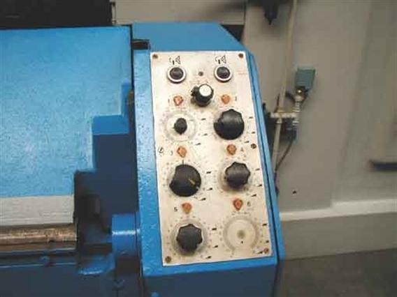 machine hydraulique en 5 lettres