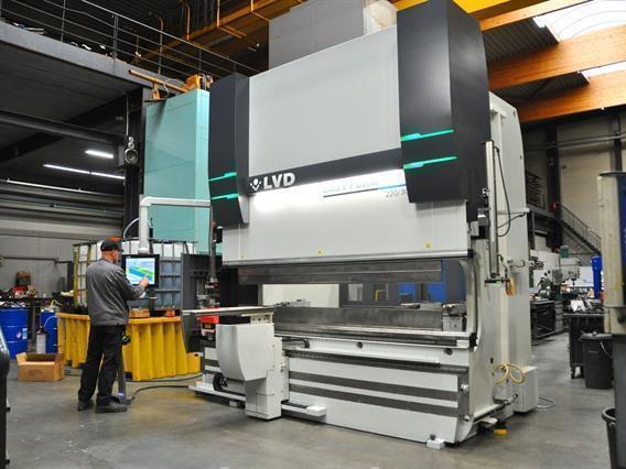 LVD PPEB Turbo EFL 220 ton x 3100 mm CNC