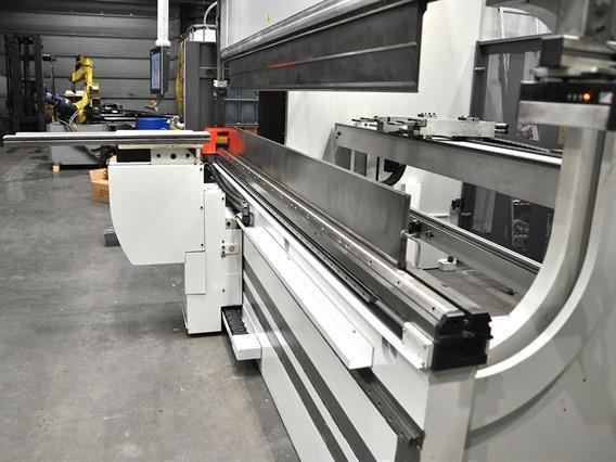 LVD PPEB Turbo EFL 220 ton x 3100 mm CNC