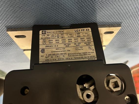 Telemecanique LC1 FF 43 + LA1 F 221