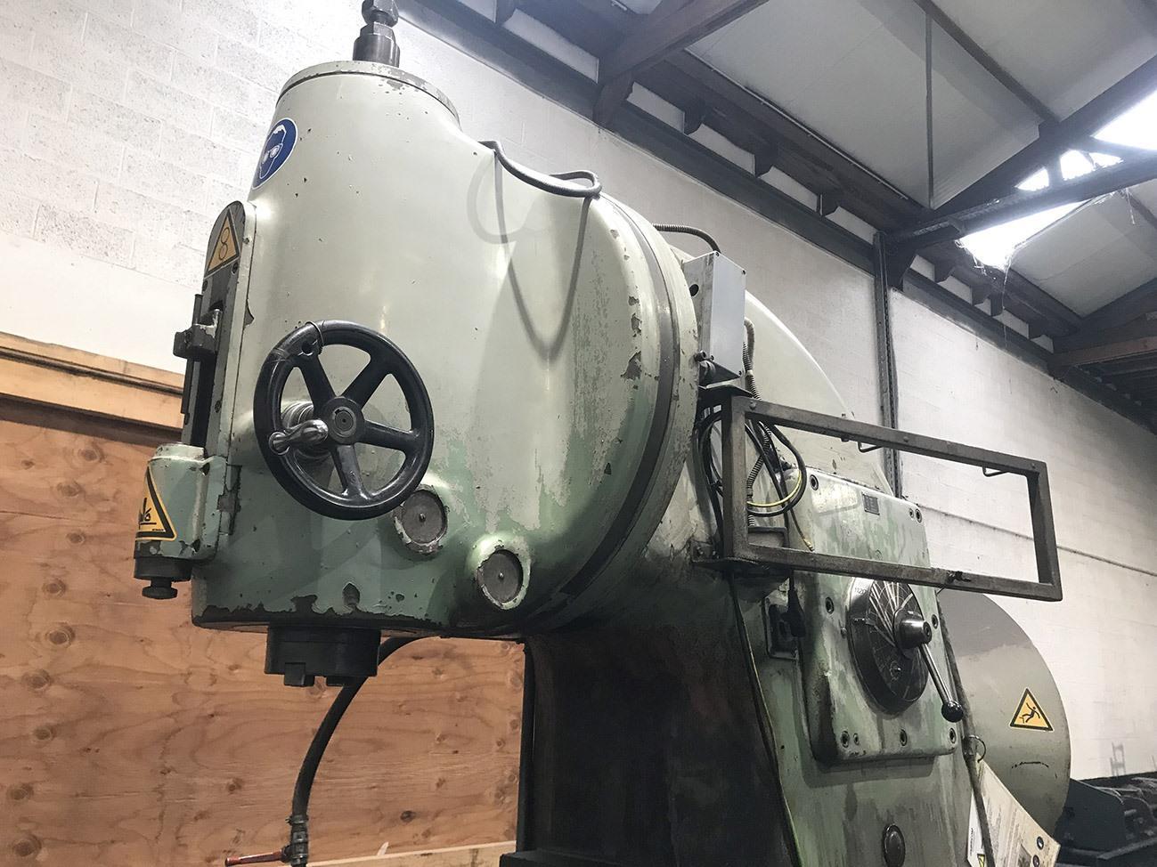 Tos FA5AV X: 1400 – Y:420 – Z: 400mm — Universal Milling machines & CNC — photo 6