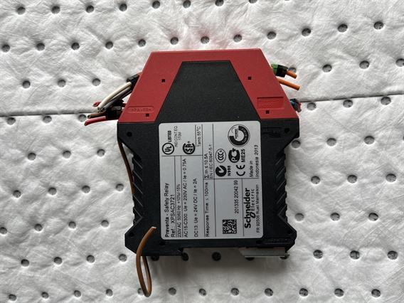Preventa XPSAC3721 safety relais