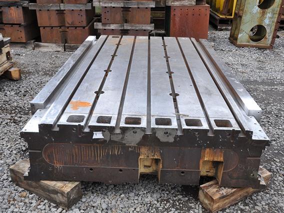 T-slot Table 3000 x 135 x 430 mm