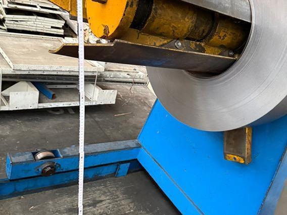 ZM Decoiler 9 ton + loading cart