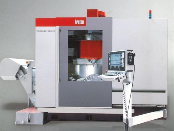 Fanuc Robot + 3 Breton machining centers 5 axes