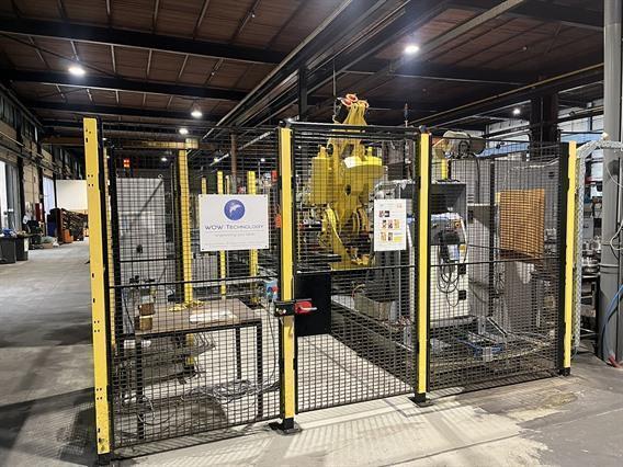 Fanuc Robot + 3 Breton machining centers 5 axes