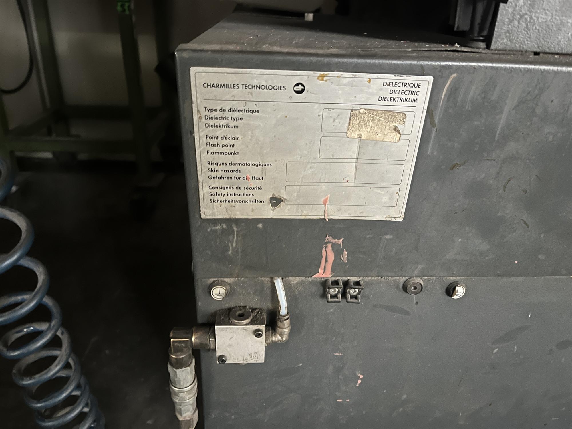Charmilles Form 20 — Die-sinking spark erosion mach. — photo 3