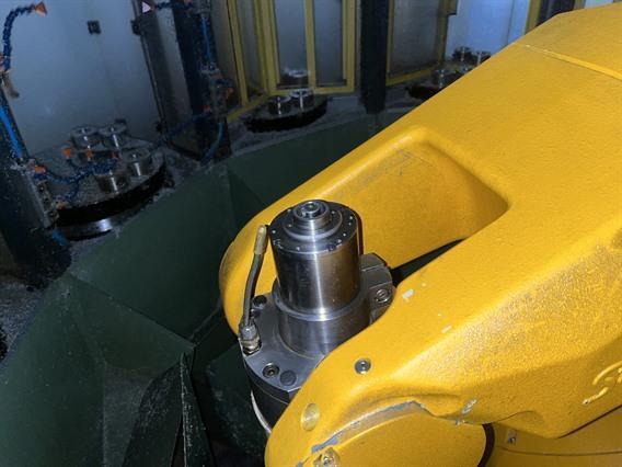 Staubli RX170 HSM Drilling / Milling robot