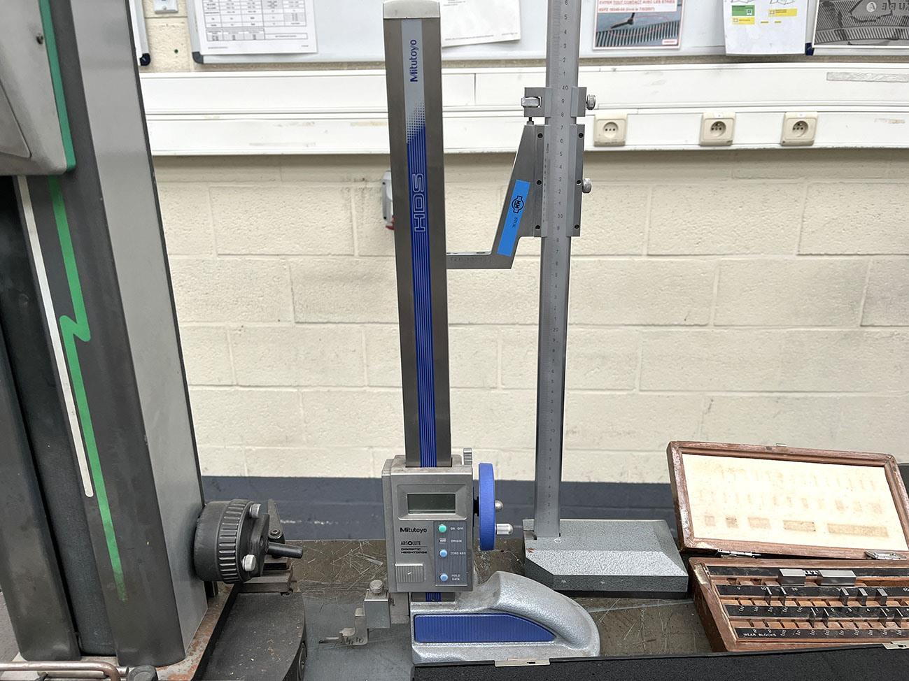 Mitutoyo 570-313 Digital Height ruler — Vertical digitizing & coordinating measuring Machines — photo 1