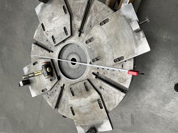 Chucks 4 claw dia:1000 mm 
