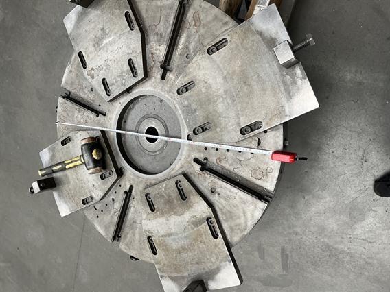 Chucks 4 claw dia:1000 mm 