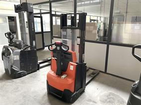Toyota 1000 kg, Rollend materiaal - Heftrucks - Telescoop kranen - Vorklift - Trailers