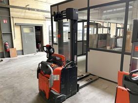 Toyota 1600 kg, Rollend materiaal - Heftrucks - Telescoop kranen - Vorklift - Trailers