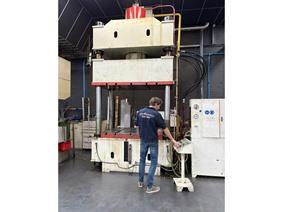 Hydro 320 ton, Vierkolomspersen – Enkelslag