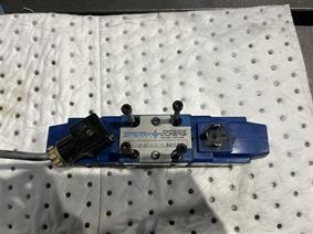 Vickers Valve DG4V 3 20 UH 10 S 300, Various