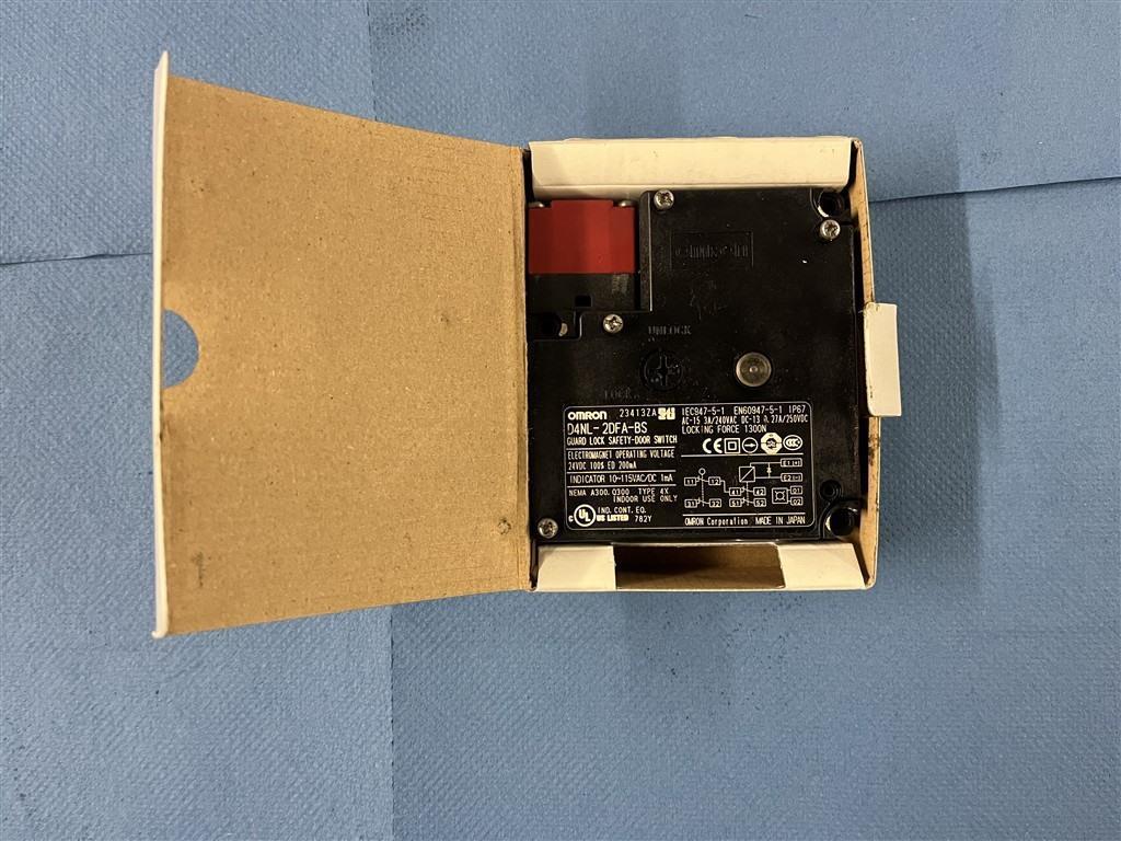 Used Various, Omron - Guard Lock Safety Door Switch D4NL - 2DFA - BS N ...